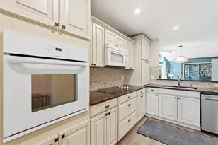 100 Colonnade Dr, Hilton Head Island, SC 29928 - Photo 12