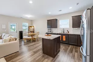 17 Toxaway Ln, Beaufort, SC 29906 - Photo 8