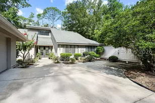 15 Persimmon Pl, Hilton Head Island, SC 29926 - Photo 2
