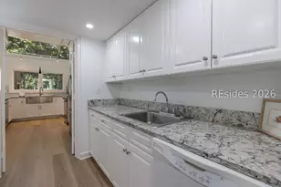 13 Lawton Dr, Hilton Head Island, SC 29928 - Photo 16