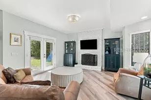 11 Dolphin Point Ln, Hilton Head Island, SC 29926 - Photo 4