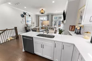 513 Port St, Savannah, GA 31401 - Photo 14