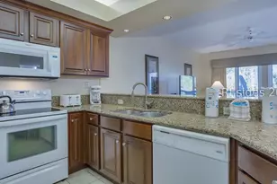 14 Wimbledon Ct, Hilton Head Island, SC 29928 - Photo 10