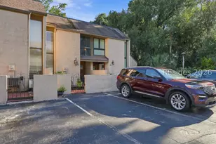 11 Tanglewood Dr, Hilton Head Island, SC 29928 - Photo 4