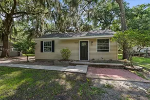 1807 Battery Park Dr, Port Royal, SC 29935 - Photo 1