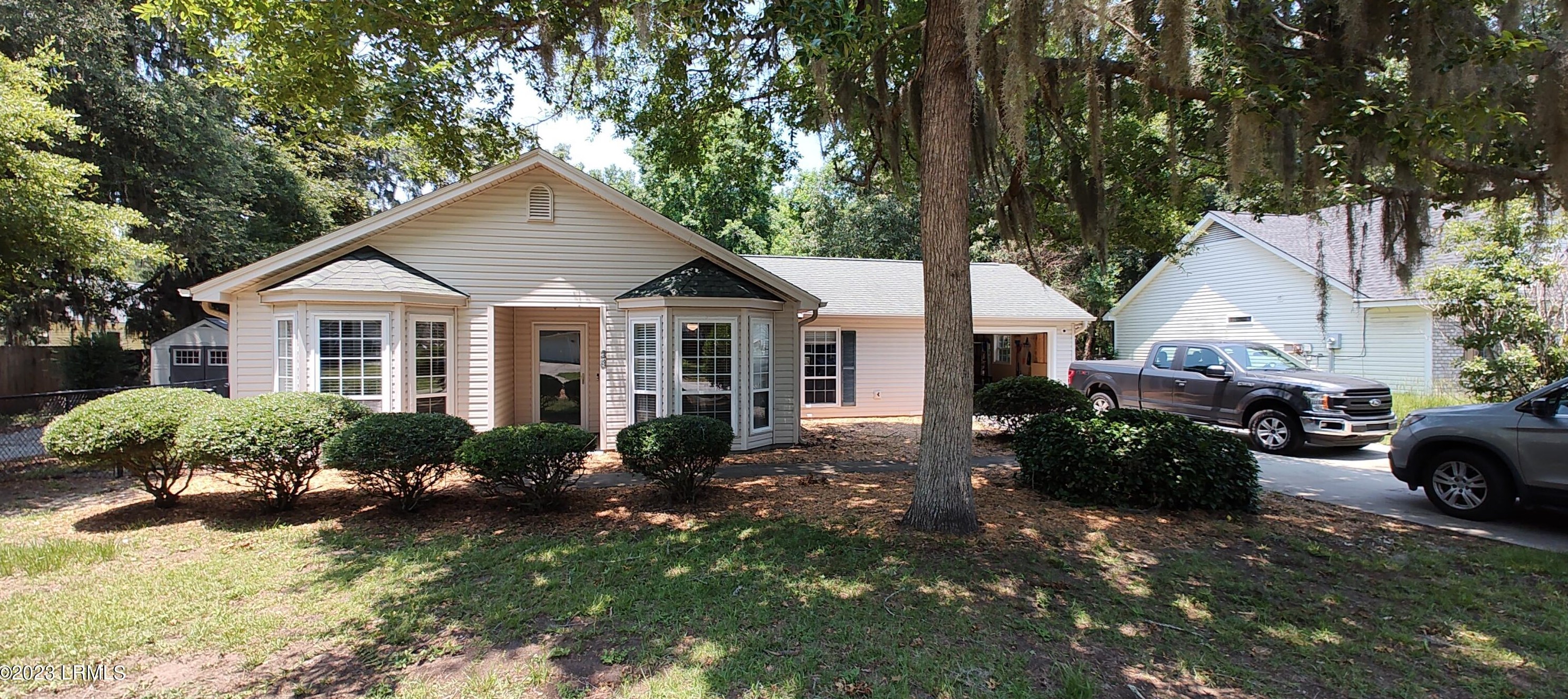28 Ardmore Ave, Beaufort, SC 29907
