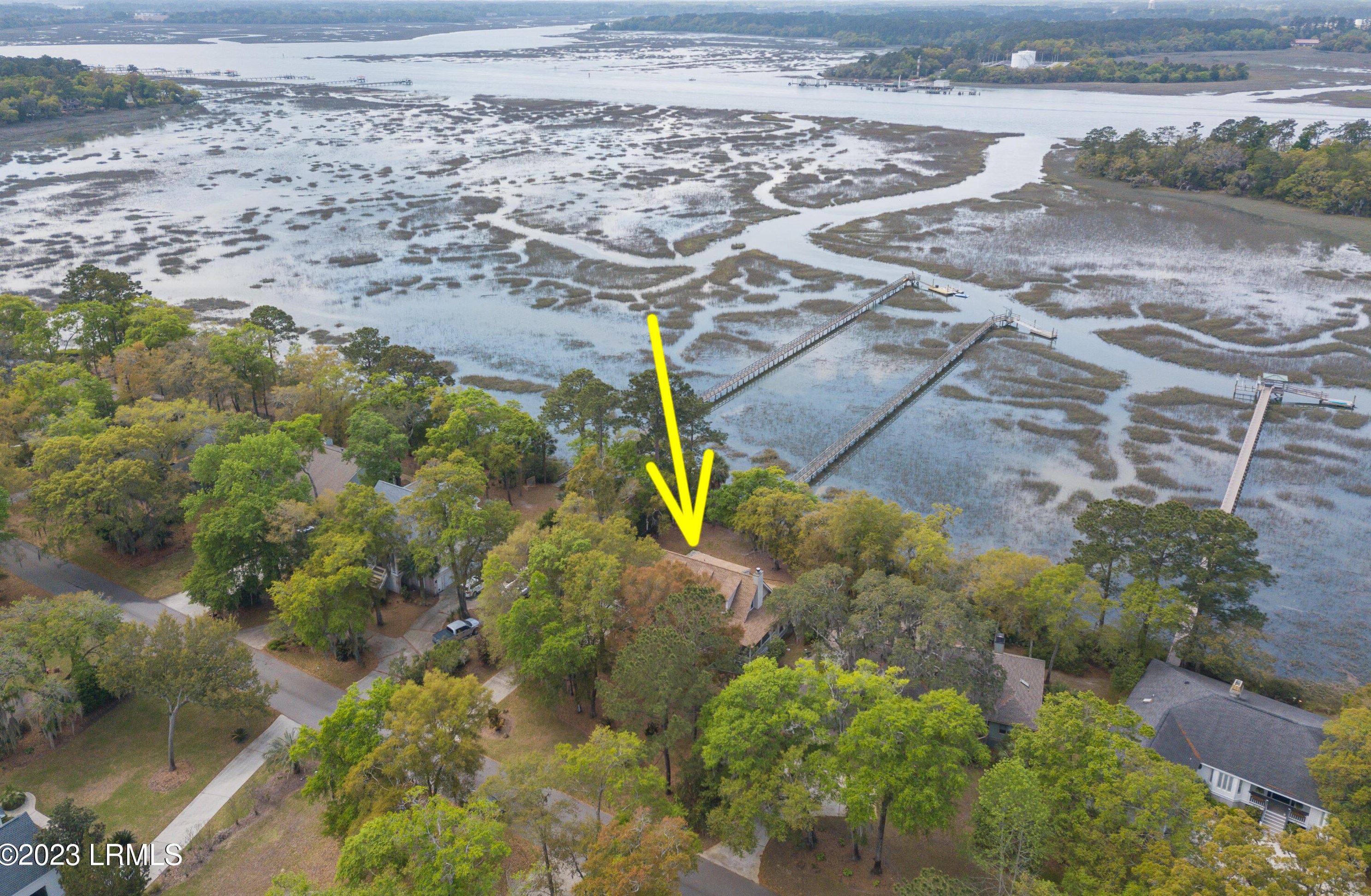 29 Tuscarora Ave, Beaufort, SC 29907