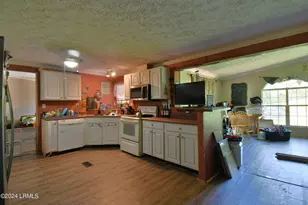 301 Old Pocotaligo Rd, Yemassee, SC 29945 - Photo 6