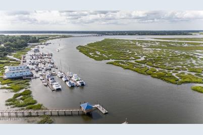 81 B Sea Island Parkway, Beaufort, SC 29907 - Photo 1