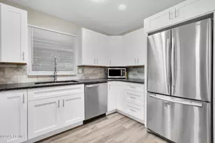 663 William Hilton Pkwy, Hilton Head Island, SC 29928 - Photo 2