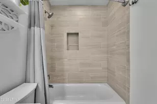 663 William Hilton Pkwy, Hilton Head Island, SC 29928 - Photo 12