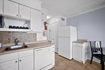 40 Folly Field Road #340c, Hilton Head Island, SC 29928 - Photo 10