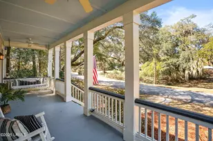 611 Huguenin Dr, Beaufort, SC 29902 - Photo 8