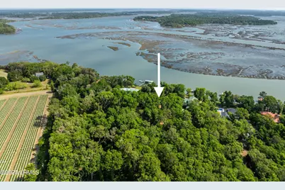 16 Comfort Point, Saint Helena Island, SC 29920 - Photo 8
