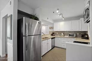 663 William Hilton Pkwy, Hilton Head Island, SC 29928 - Photo 4