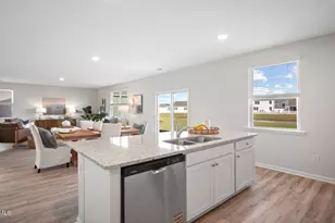 695 Sanctuary Dr, Ridgeland, SC 29936 - Photo 2