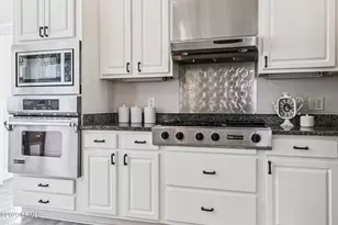 25 Petigru Dr, Beaufort, SC 29902 - Photo 10