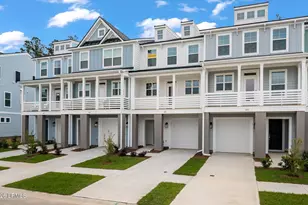 423 Parkside Commons, Bluffton, SC 29910 - Photo 2