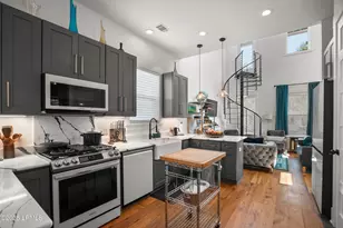 1008C 12th St, Port Royal, SC 29935 - Photo 1