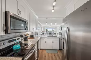 21 S Forest Beach Dr, Hilton Head Island, SC 29928 - Photo 8