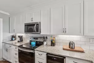 21 S Forest Beach Dr, Hilton Head Island, SC 29928 - Photo 6