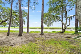 4 Marsh Harbor Dr, Beaufort, SC 29907 - Photo 32