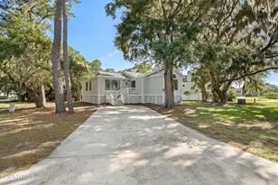 2919 Waters Edge Ct W, Beaufort, SC 29902 - Photo 2