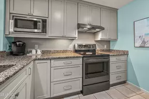 6 N Harbor Dr, Harbor Island, SC 29920 - Photo 10