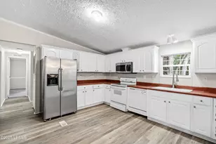 1611 Carolina Ave, Beaufort, SC 29906 - Photo 14