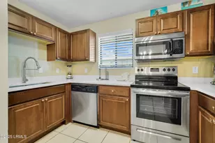 663 William Hilton Pkwy, Hilton Head Island, SC 29928 - Photo 14