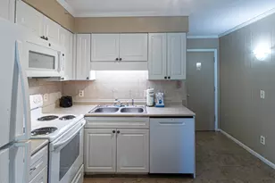 40 Folly Field Rd, Hilton Head, SC 29928 - Photo 6