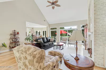 21 Strawberry Hill Road, Hilton Head Island, SC 29928 - Photo 12