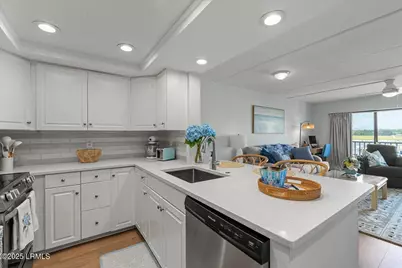 100 Helmsman Way #214, Hilton Head Island, SC 29928 - Photo 2