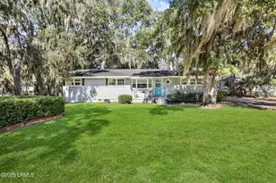 1704 Camellia Rd, Beaufort, SC 29902 - Photo 2