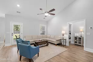 250 Thistle Ln, Beaufort, SC 29907 - Photo 8