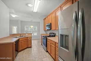 79 Kendall Dr, Bluffton, SC 29910 - Photo 2