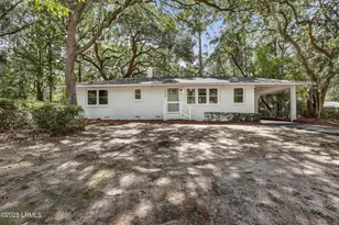 2408 Pine Ct S, Beaufort, SC 29902 - Photo 2