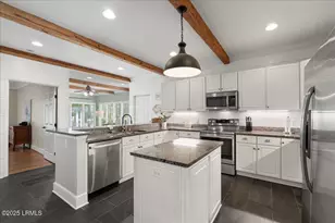 22 Wade Hampton Dr, Beaufort, SC 29907 - Photo 10