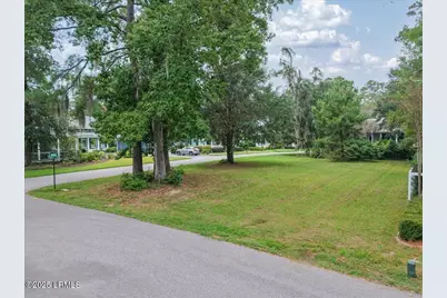 13 Grace Park, Beaufort, SC 29906 - Photo 2