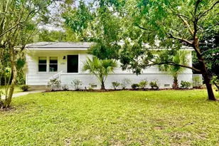 2301 Langhorne Dr, Beaufort, SC 29902 - Photo 2