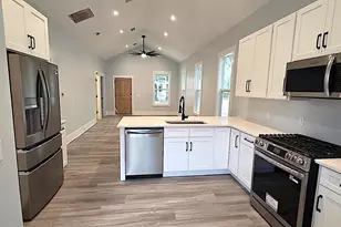 824 15th St, Port Royal, SC 29935 - Photo 6