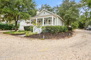 1 Colony Ct, Beaufort, SC 29906 - Photo 2