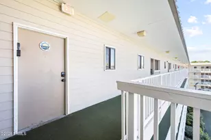 663 William Hilton Pkwy, Hilton Head Island, SC 29928 - Photo 2