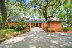 207 Odingsell Ct, Saint Helena Island, SC 29920 - Photo 2