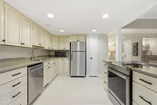 125 Shipyard Dr, Hilton Head Island, SC 29928 - Photo 22