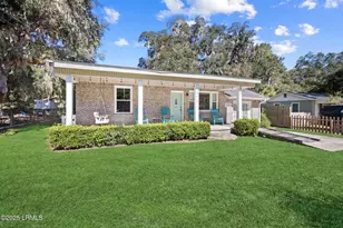 2215 National St, Beaufort, SC 29902 - Photo 2