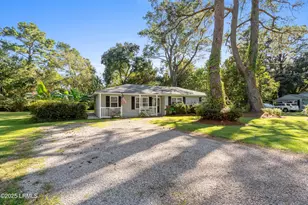 2504 Duncan Dr, Beaufort, SC 29902 - Photo 2