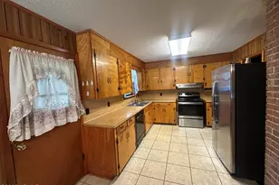 388 Warren St, Allendale, SC 29810 - Photo 8