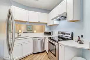 19 Lemoyne Ave, Hilton Head Island, SC 29928 - Photo 6