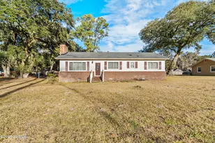 2006 Hodge Dr, Beaufort, SC 29906 - Photo 4